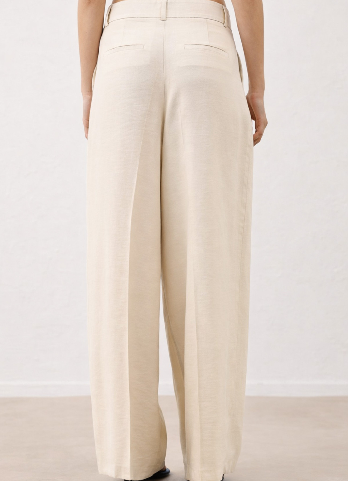 Bej Renk Lyocell Karışımlı Pileli Palazzo Pantolon - 3