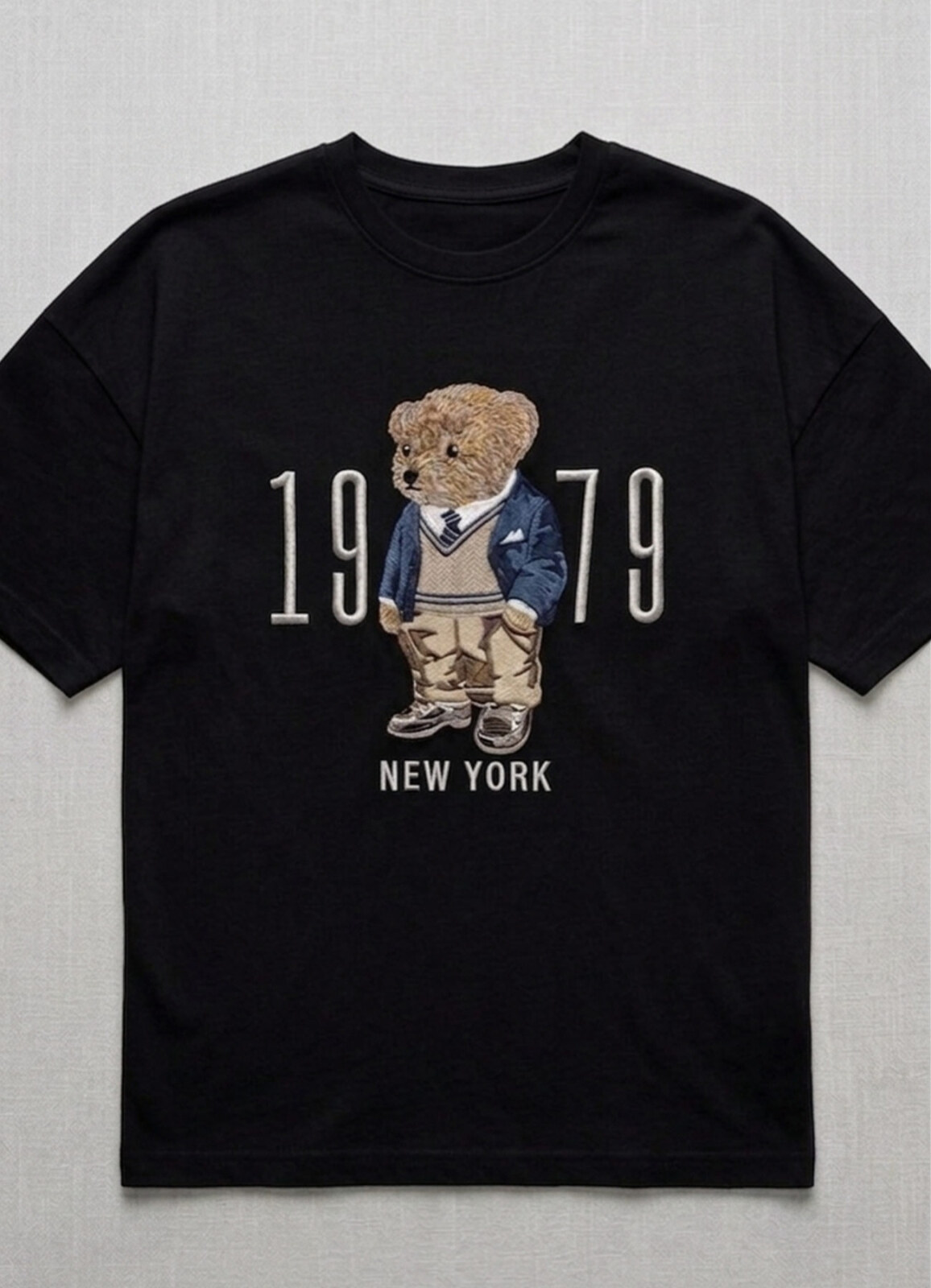 Siyah Renk Pamuklu Nakışlı Tişört